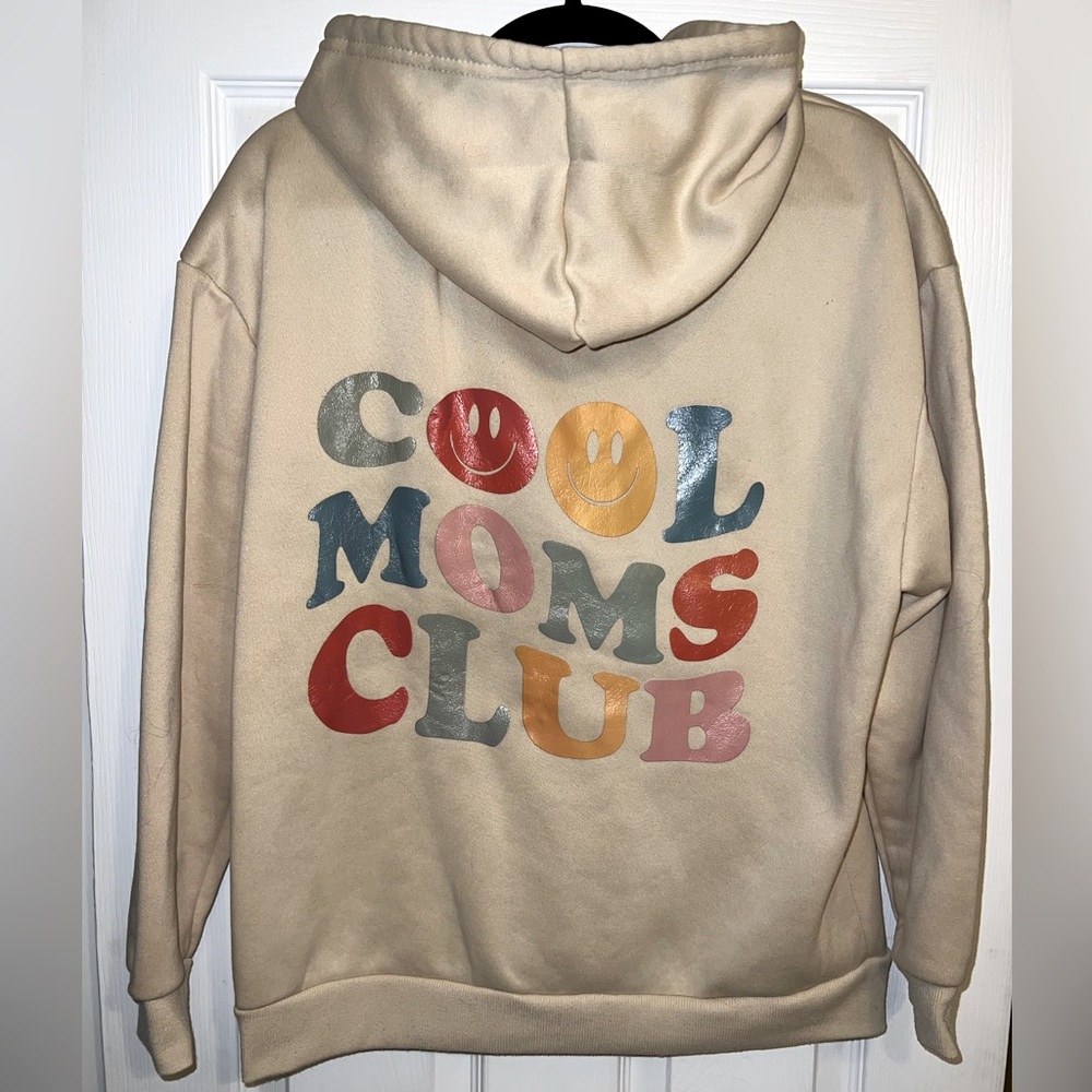 COOL MOMS CLUB Sweatshirt